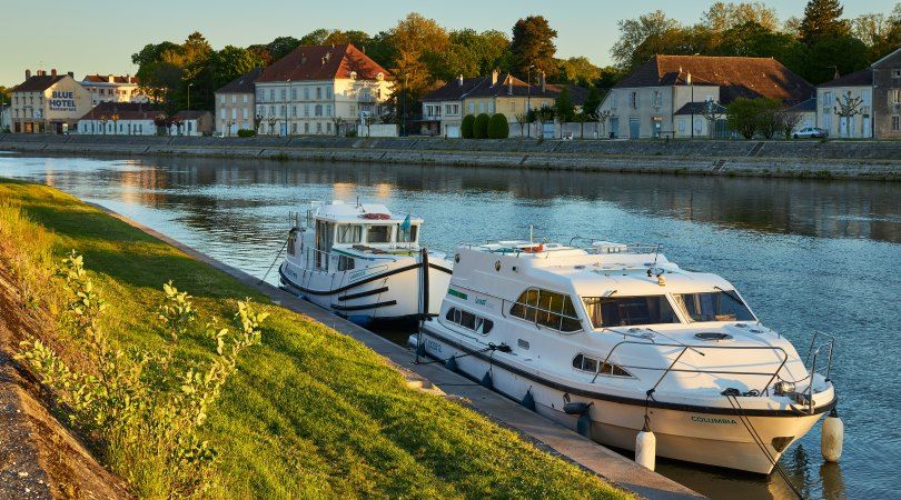France - Bourgogne Franche Comté - Sur la Saône - La Petite Saône en bateau sans permis : Cités de caractère